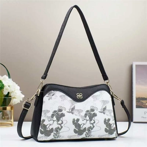 Women's Vintage Embroidered PU Leather Shoulder Bag Floral Printed Patchwork Crossbody Bag With Gold Hardware Fashion Handbag