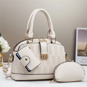 Set di 3 borse a mano in pelle beige con borsa a conchiglia, portafoglio e pochette