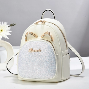Mini mochila blanca de cuero con orejas de gato de lentejuelas y detalles de strass