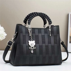 Women PU Leather Shoulder Bag Checkerboard Quilted Tote Handbag Braided Handle Bear Charm Large Capacity Fashion Elegant