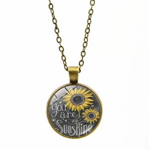 Collier en bronze vintage avec pendentif tournesol et inscription 'You Are My Sunshine'