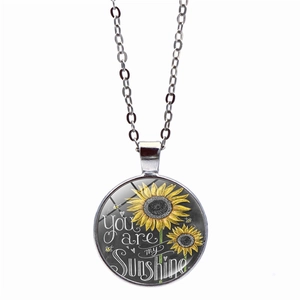 Collier argenté avec pendentif tournesol et inscription You are my sunshine élégante