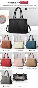 Detailed view of large tote bag dimensions 31x11x24cm with internal three-layer structure