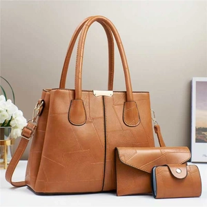 Set di borse da donna in 3 pezzi marrone con cuciture geometriche e dettagli dorati