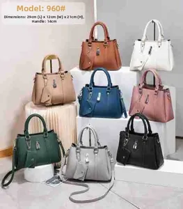 Vue détaillée du grand sac cabas avec dimensions et multiples options de couleurs