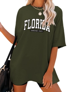 Détail de l'imprimé Florida Sunshine State blanc sur un T-shirt en coton vert armée oversize