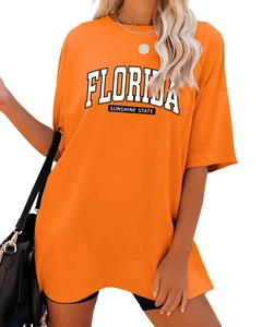 Détail d'un t-shirt orange ample Florida Sunshine State avec col rond et épaules tombantes