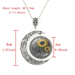Silberne Halskette mit rotierendem Sonnenblumenanhänger und Mondrahmen, 45+5cm Kette