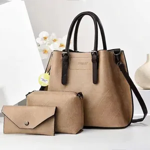 Ensemble de sacs à main 3 pièces en cuir beige texturé avec cabas et pochette chic