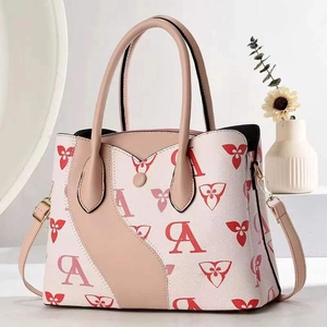 Sac fourre-tout chic rose et blanc avec imprimé floral et bandoulière réglable pratique