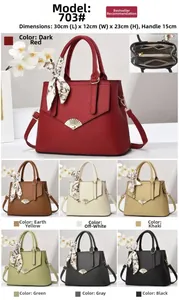 Detailed size guide of large capacity tote bag with internal compartments and color options