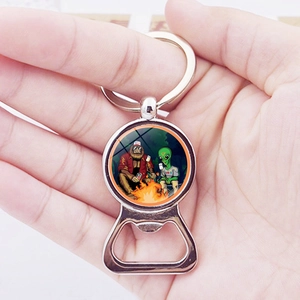 Bigfoot und Alien Lagerfeuer Schlüsselanhänger Flaschenöffner mit Silber-Finish