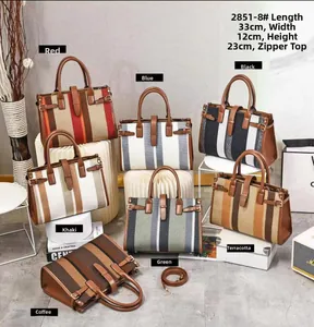 Détails de sacs à main en toile rayée avec finitions en cuir et dimensions du produit