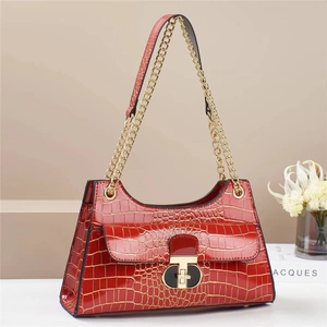 Elegant red crocodile pattern patent leather shoulder bag with gold chain strap