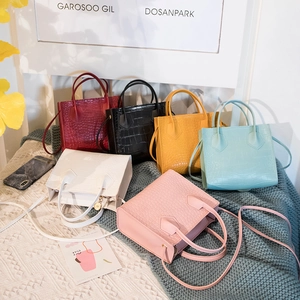 Women Elegant Crocodile Pattern Mini Handbag Square Shoulder Bag PU Leather Crossbody Bag Solid Color Top Handle Bag