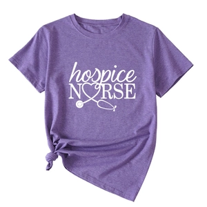 T-shirt violet Hospice Nurse avec imprimé cœur stéthoscope et col rond décontracté