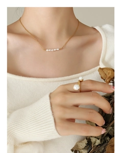 Collier en or minimaliste à cinq perles avec bague ouverte à double perle assortie