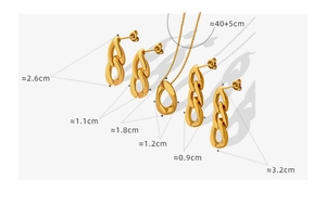 Détails et dimensions de l'ensemble collier et boucles d'oreilles géométriques dorés