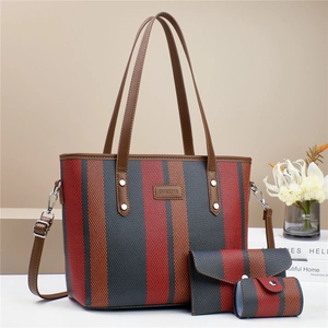 Ensemble de 3 sacs en toile rayée avec poignées en cuir marron et texture tissée