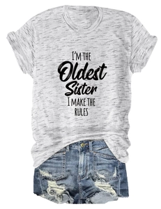 Ensemble t-shirt gris I'M THE OLDEST SISTER et short en jean avec déchirures