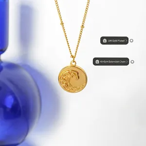 Collier pendentif vague plaqué or 18K avec chaîne réglable 40+5cm et relief rond élégant