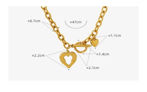 Detail view of gold heart necklace with OT toggle clasp and 47cm chain dimensions