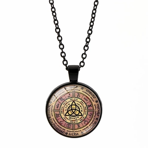 Pendentif pentagramme Wicca noir avec motif de roue de l'année et nœud celtique