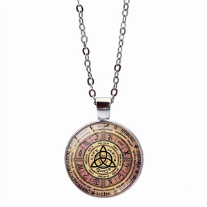 Collier pendentif dôme en verre Roue de l'année Wicca avec chaîne argentée