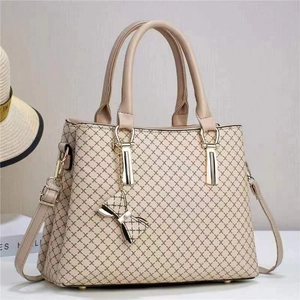 Sac À Main Pour Femme En Cuir PU Imprimé X Triple Compartiments Rétro Grande Capacité Sac Cabas Avec Pendentif Nœud