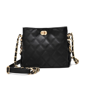 Elegante schwarze gesteppte Umhängetasche mit Goldkette und Metalldrehverschluss
