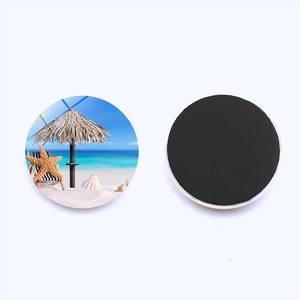 Vue détaillée avant et arrière de l'aimant de frigo rond en verre de 25mm thème plage