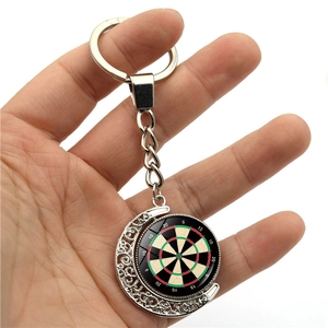 Zinc alloy dartboard keychain with double-sided rotating pendant and crescent pattern base