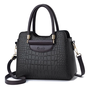 Κομψή Τσάντα Χειρός από Δέρμα PU Με Μοτίβο Κροκόδειλου για Γυναίκες Μεγάλη Χωρητικότητα Τσάντα Χιαστί Με Μεταλλικά Στοιχεία