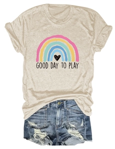 Set t-shirt con grafica Good Day To Play e pantaloncini di jeans strappati da donna