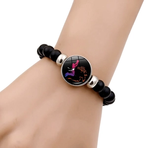 Bracelet élastique en perles noires avec pendentif silhouette basketball et texte 'THE GAME'