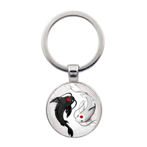 Porte-clés Yin Yang Poisson Koi avec pendentif en verre de gemme du temps