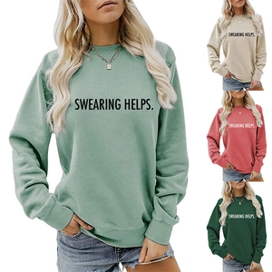 Vue détaillée des sweat-shirts SWEARING HELPS en vert, beige, rouge et vert foncé