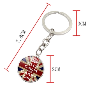 Portachiavi Keep Calm and Carry On con Union Jack e dimensioni totali 7,8 cm