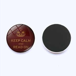 Aimants de réfrigérateur ronds en verre avec motif couronne et texte Keep Calm and Read On