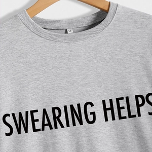 Sweat gris à col rond avec imprimé noir SWEARING HELPS en coton de qualité supérieure