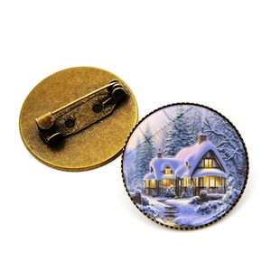 Broche vintage en bronze avec cabochon en verre, paysage de neige et épingle en métal