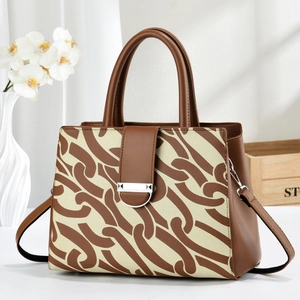 Sac cabas chic à motif chaîne avec poignées en cuir marron et bandoulière amovible