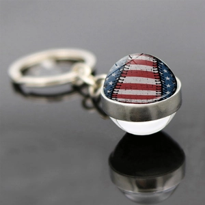 Porte-clés boule de verre double face avec motif drapeau américain et baseball vintage