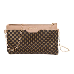 Borsa a tracolla da donna beige e marrone con motivo a trifoglio e catena dorata