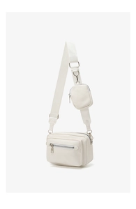Detail of white double-layer crossbody bag with detachable coin purse and wide strap