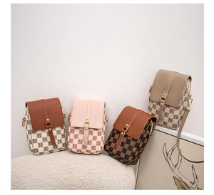 Détails des petits sacs à bandoulière à carreaux en quatre couleurs d'été tendance