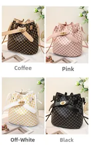 Détails des sacs seaux en marron, rose, beige et noir avec imprimé floral élégant