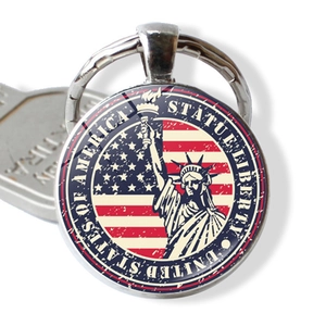 New York souvenir keychain with US flag and Statue of Liberty alloy pendant design