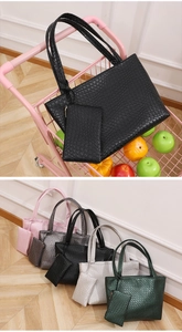 Detalle del patrón trenzado en el bolso tote con neceser a juego para uso diario
