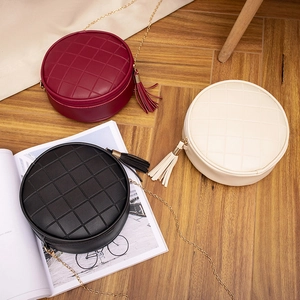 Women Round Quilted Crossbody Bag PU Leather Small Shoulder Bag With Tassel Decoration Golden Chain Strap Fashion Handbag